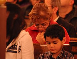 Líderes religiosos se reunen en un servicio de oración por los inmigrantes en Utah