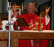 Fr. Bednarz celebrates his 40th priestly anniversary 