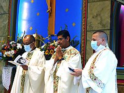 El padre Vidal celebra su 25 avo aniversario de ordenación sacerdotal