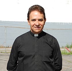 El Padre Eugenio Yarce celebra 20 aos de servicio sacerdotal en Utah