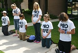 Crossroads walkers travel through Utah, pray for the unborn and injured companions