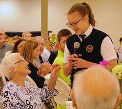 Students learn perseverance from seniors' life stories