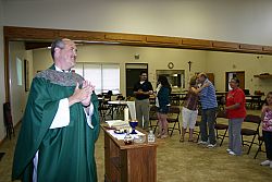 At retreat, visiting priest encourages Utah's Deaf Catholics to establish a relationship with God