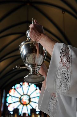 All welcome to attend the April 6 diocesan Chrism Mass