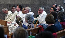 La parroquia de St. Thomas Aquinas realiza una celebración por su 75 avo aniversario
