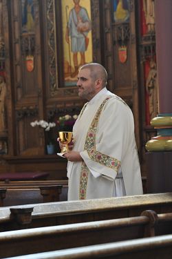 El Diácono  Stephen Tilley será ordenado al sacerdocio el 30 de junio