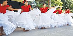 El Ballet Folklórico de la parroquia San Francisco de Asís es reconocido por la ciudad 
