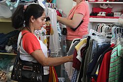 Parroquia de Sta. Teresita abre tienda de segunda