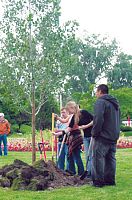 Hundreds of youth participate in interfaith service project