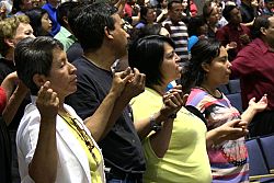 Celebran Congreso Católico:  'Mi Familia y Yo serviremos al Seor'