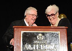 La cena anual 'Catholic Community Services Humanitarian Awards' honra a filántropos 