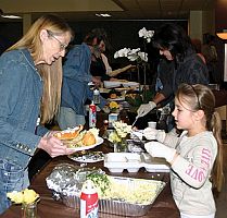 Starks Funeral Home sponsors Good Samaritan Thanksgiving dinner