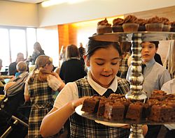 Students get taste of history, with a sweet ending