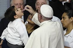 At children's hospital, pope prescribes 'kindness therapy'