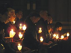 El Fuego de la Pascua enciende la llama de la Evangelización