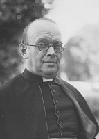 Bishop Duane G. Hunt Takes on World War II