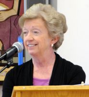 Theologian addresses lay ecclesial ministry class