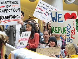 Utahns march for refugees