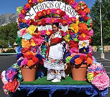 El Ballet Folklórico de la parroquia San Francisco de Asís es reconocido por la ciudad 