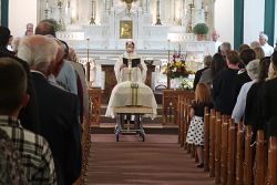 Realizan funeral para el diácono Essary 