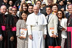 Diocesan director of youth ministry meets with Pope Francis