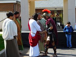 El sufrimiento de Jesús: 'simboliza la solidaridad con quienes más sufren'  