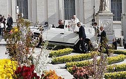 Papa: Resurrección de Cristo trae esperanza en medio de 'Pascua de guerra'