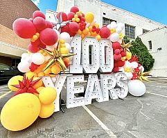 La preparatoria Católica Judge Memorial celebra su 100avo aniversario