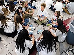 Estudiantes de escuelas secundarias Católicas  de Utah celebran retiro