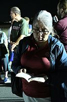 Los Católicos asisten a la vigilia por ejecución
