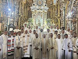 El Obispo Solis guía peregrinaje a al Basílica de Nuestra Seora de Guadalupe en México