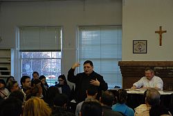 Músicos hispanos se reunen para compartir y aprender