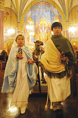 Las Posadas dan un espíritu de alegría en Adviento