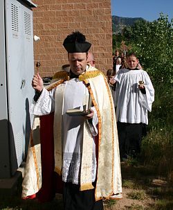 La parroquia de 'Saint James the Just' ora por su sanación