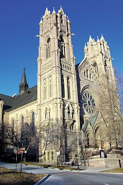 Bishop's Dinner celebrates 10th anniversary fundraiser for Cathedral of the Madeleine
