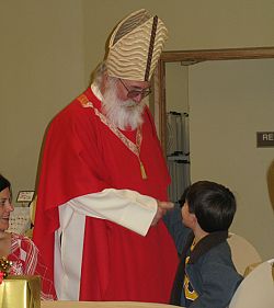 Non-profit vendors help those in need through parish boutique