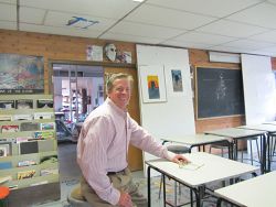 Judge art teacher receives regional commission