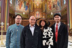 Family of converts drawn by the Virgin Mary, the liturgy