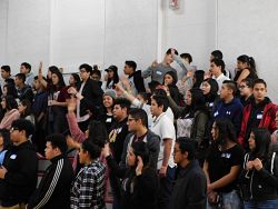 'Jesús está contigo,' los ponentes dicen a los jóvenes