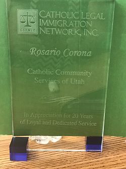 Hispana recibe reconocimiento por sus décadas de servicio a los inmigrantes en Utah