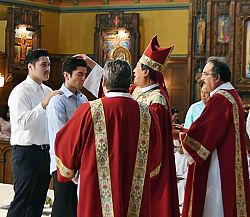 Sacramento de la Confirmación es recibido por 130 adultos activos en la Iglesia local