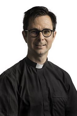 Nuevas asignaciones como administradores ó párrocos/Las asignaciones toman efecto el 3 de agosto: Padre Samuel Dinsdale