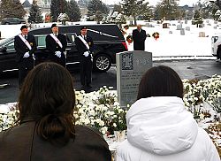 Servicio Memorial  por los no nacidos atrae a cientos  