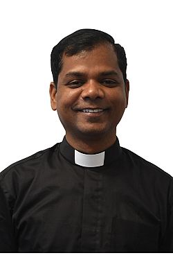 Asignaciones Sacerdotales: Padre Edward Leondhas 
