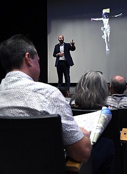 Más de 800 fieles Católicos se reunieron