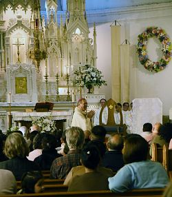 Los 15 aos de la Capilla de Adoración Perpetua han traído muchas gracias
