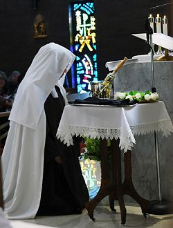 Carmelite nun professes solemn vows